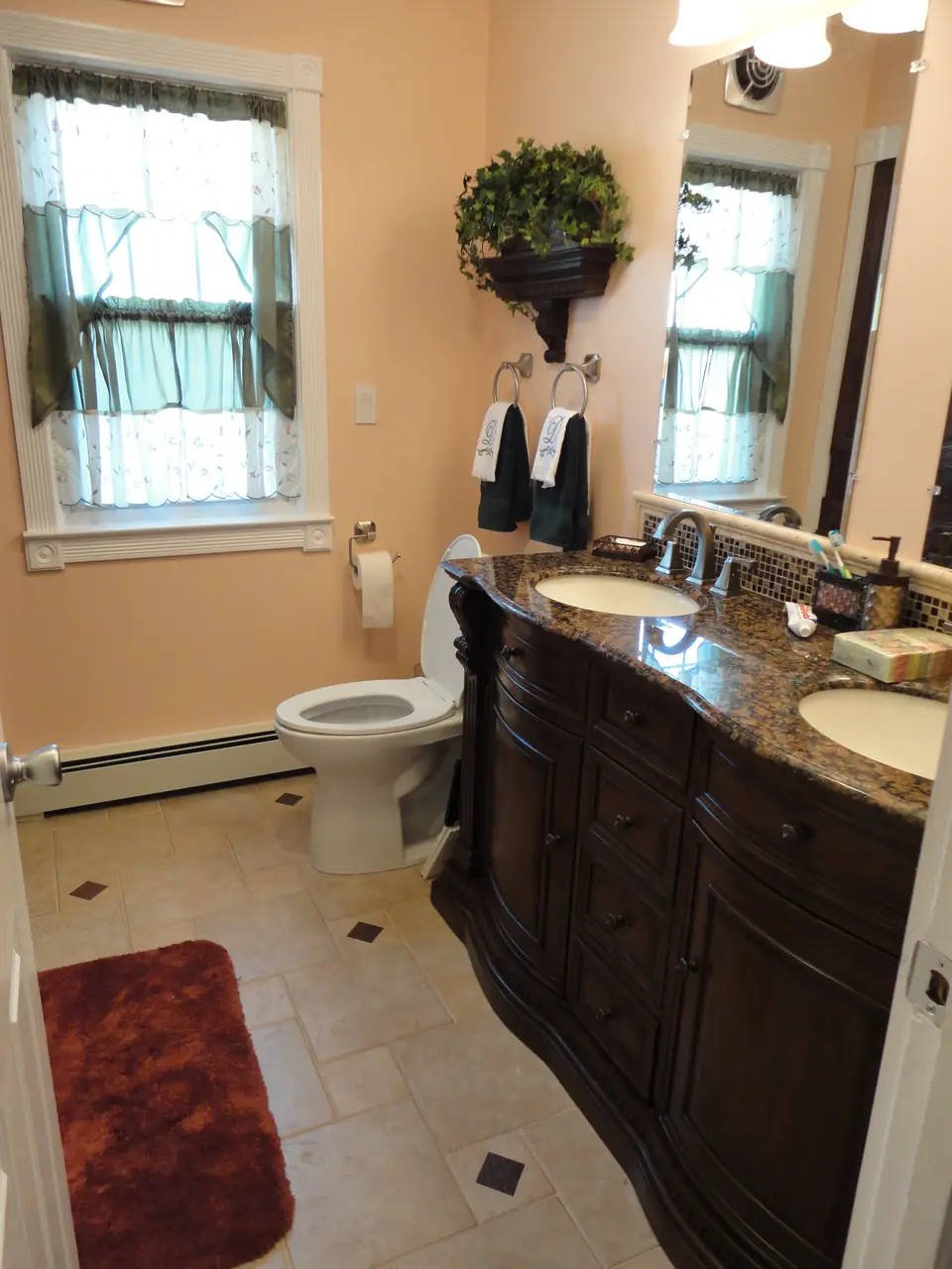 Double vanity, granite top