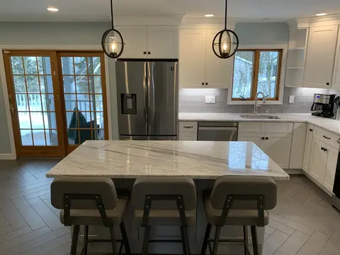 Photo 10 of 22