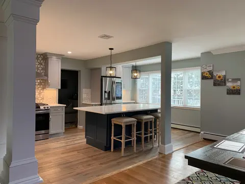 Photo 7 of 25