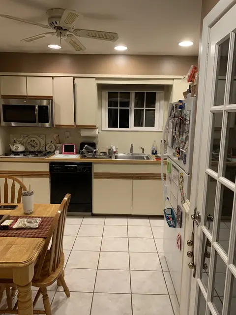 Photo 16 of 18