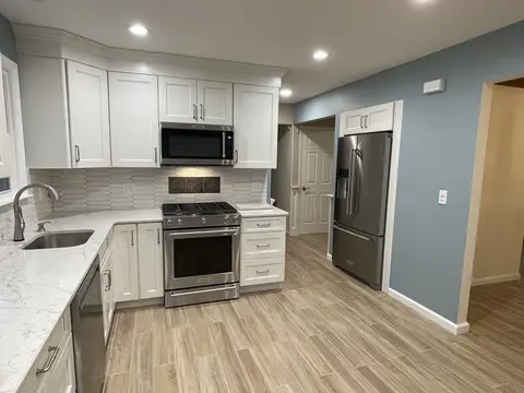 Photo 2 of 19